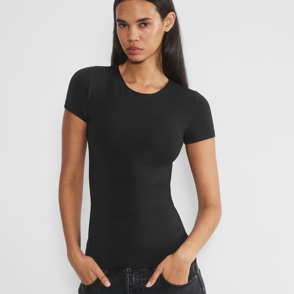 Aritzia Original Contour Crew Hip T-shirt, Black - Picture 3 of 4